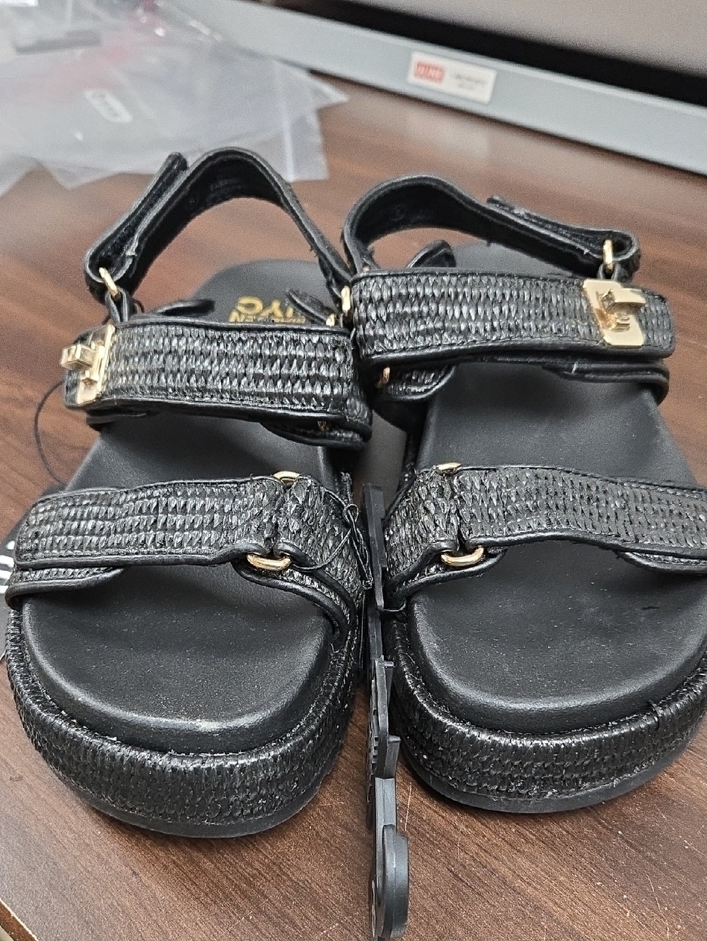 Madden NYC Size 8 Black Woven Platform Sandals
